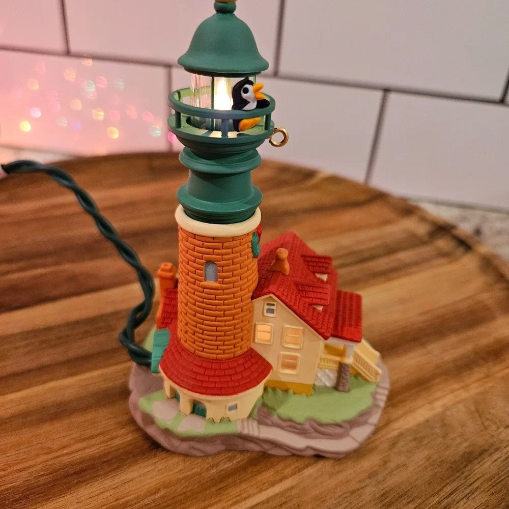 Lighthouse Greetings 2001 Hallmark Keepsake Christmas Ornament W Flashing‎ Light